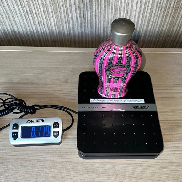 Trust Fund Baby Champagne infused Ultimate Silicone Bronzer Lotion - Picture 1 of 4